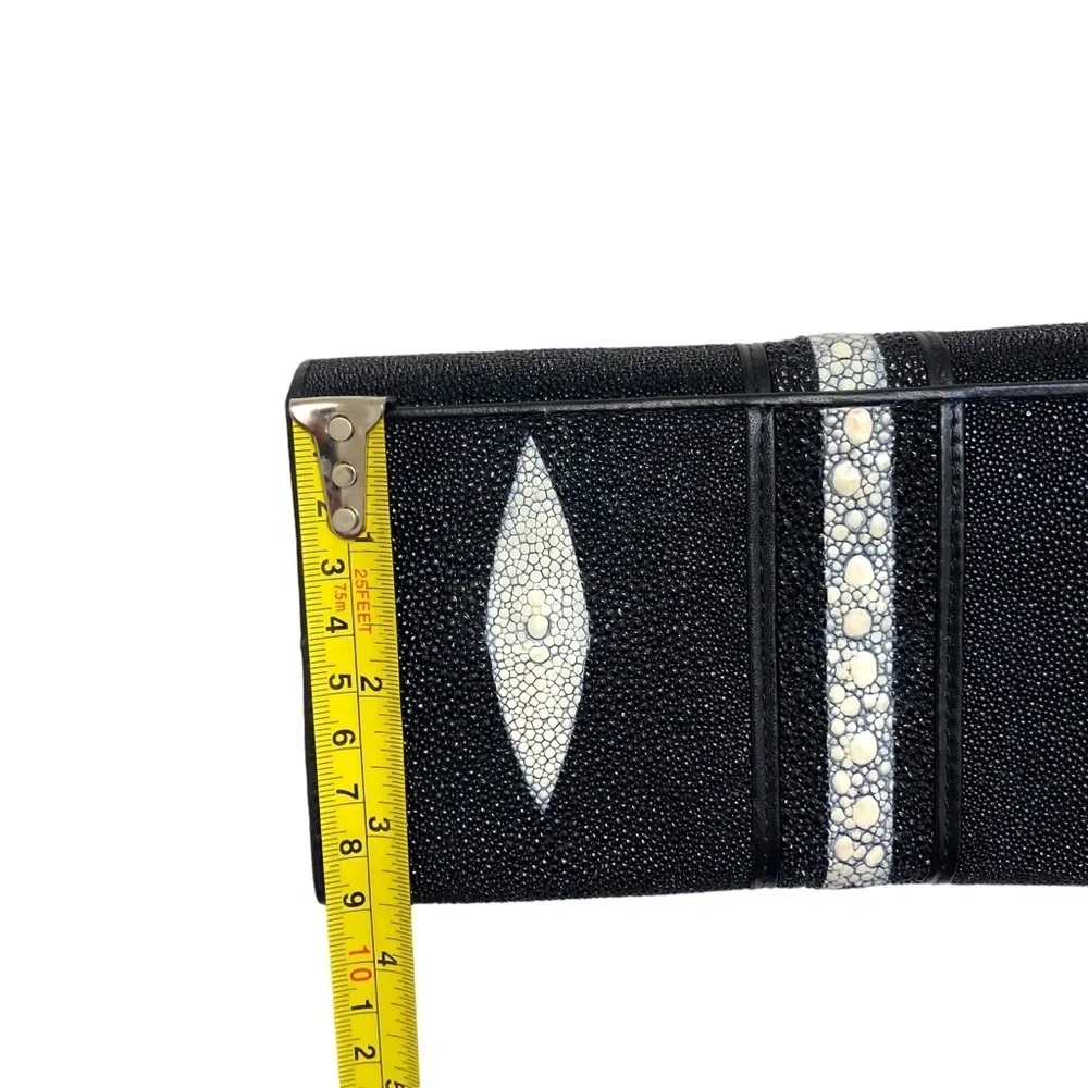 Findig genuine stingray leather wallet new without tags